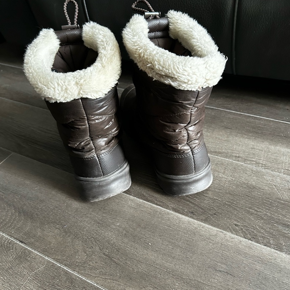 The North Face Women's Chocolate Winter Boots - Picture 5 of 7